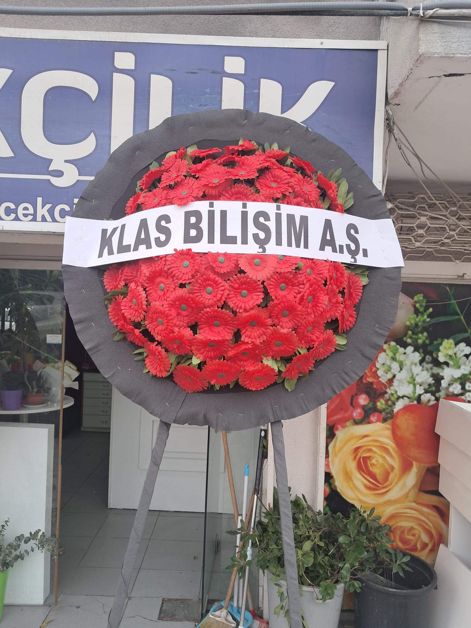 Çiğli Yuvarlak Kalıcı Model Cenaze Çelenk