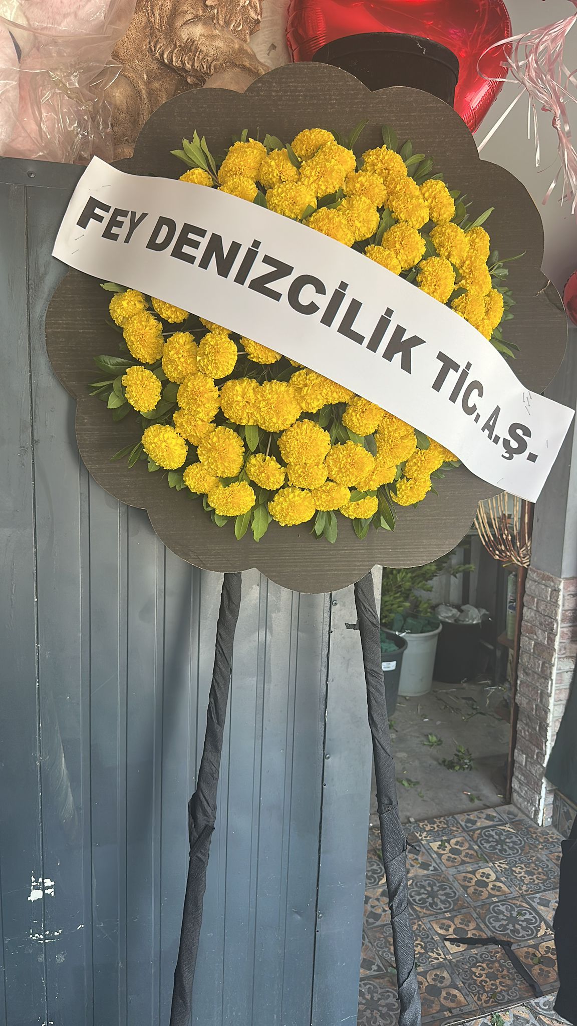 Çiğli Yuvarlak Canlı Model Cenaze Çelenk